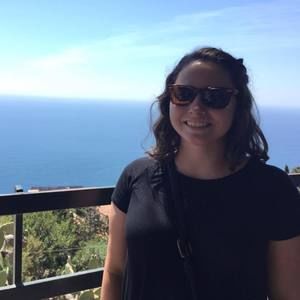 Meet your Posher, Carrie